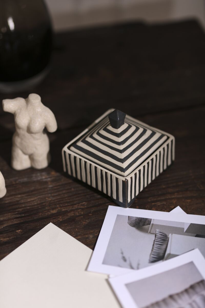 Black Banda Storage Box