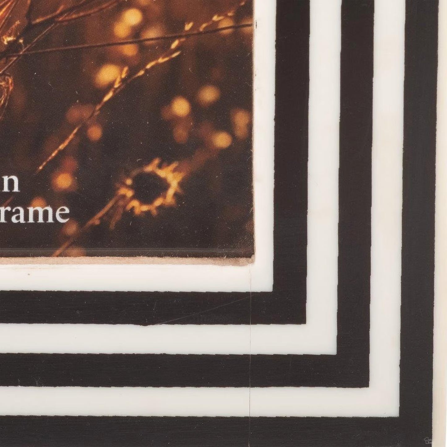 Dimensional Lines Photo Frame