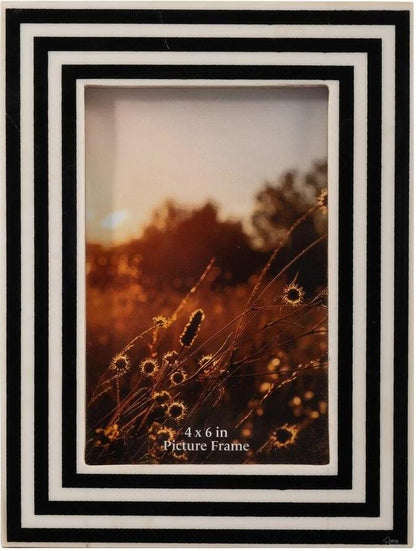 Dimensional Lines Photo Frame