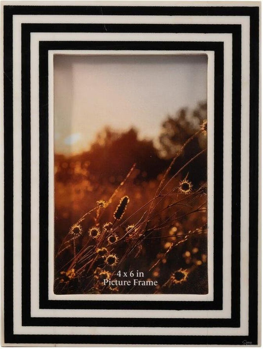 Dimensional Lines Photo Frame